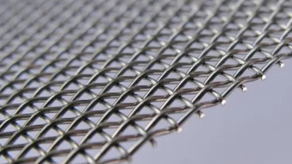 Plain weave mesh