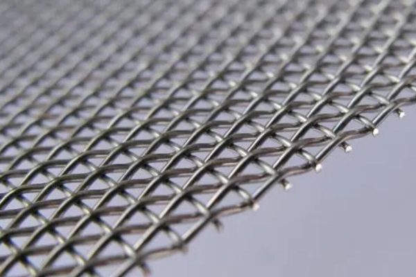 Plain weave mesh