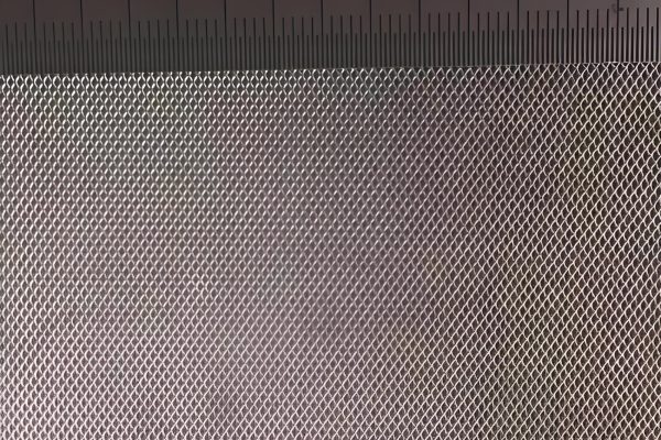What Are the Production Processes and Applications of Silver Wire Mesh?